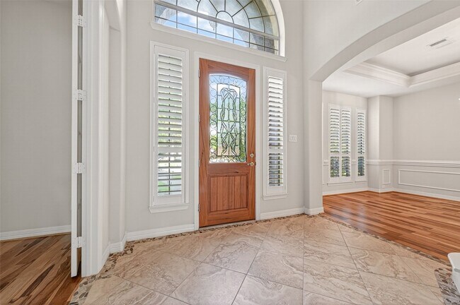 Building Photo - 5803 Grandwood Ln