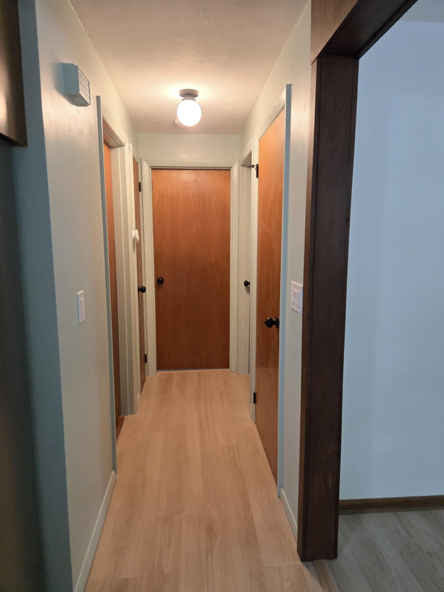 Matching flooring throughout - 1280 S Beech St