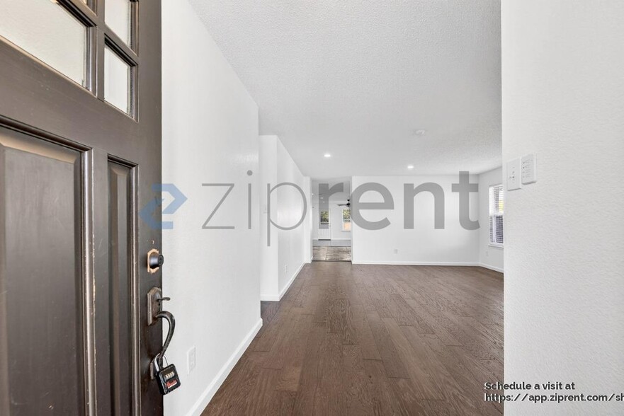 Building Photo - 1117 Beeblossom Dr