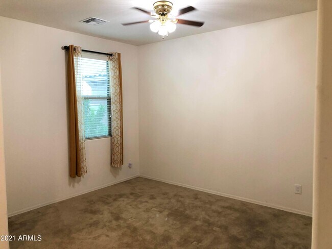 Building Photo - 8457 N 61st Ln