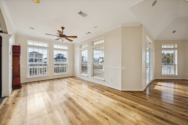 Building Photo - 22621 Bay Point Dr