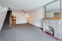 Building Photo - Three Bed Point Breeze Townhome