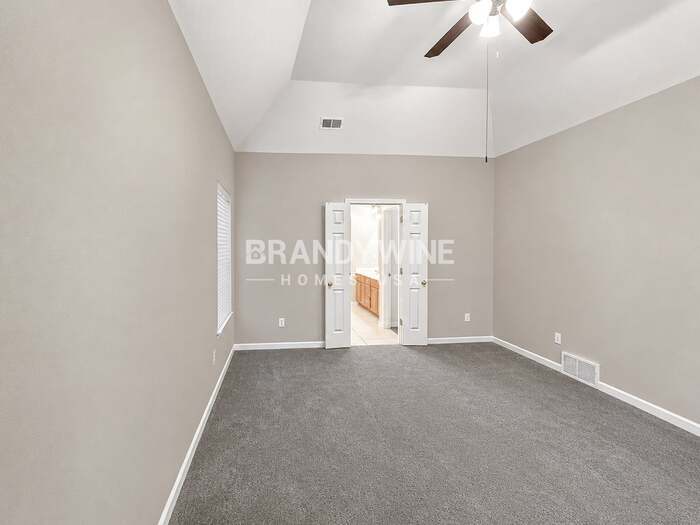 Building Photo - 1475 Far Dr