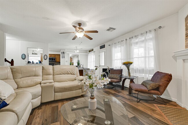 Building Photo - 2527 Spring Lily Ct