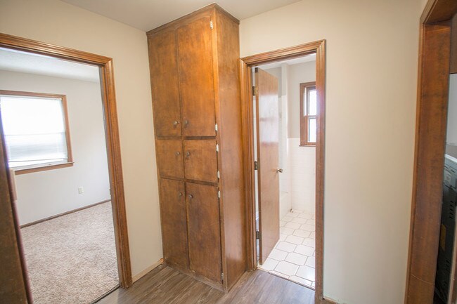 Building Photo - 213 E El Cortez Dr