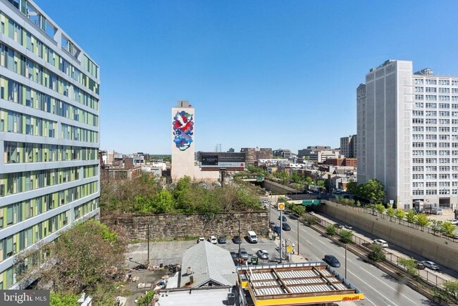 Building Photo - 1201 Vine St