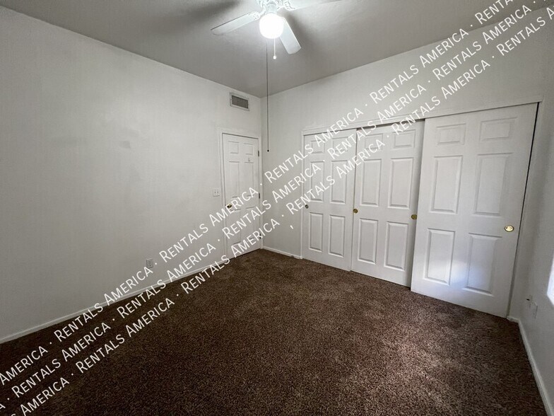 Building Photo - 6338 S Colonial Way