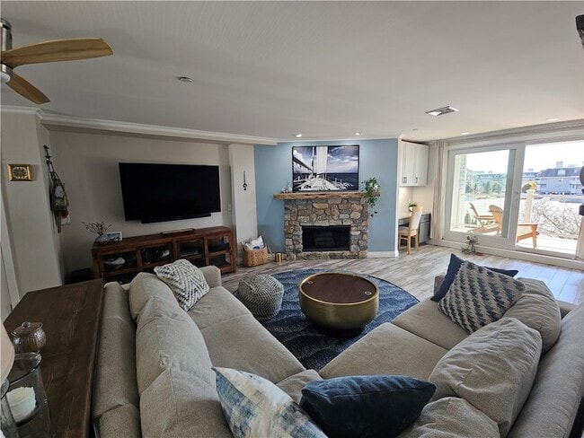 Building Photo - 31 Coddington St