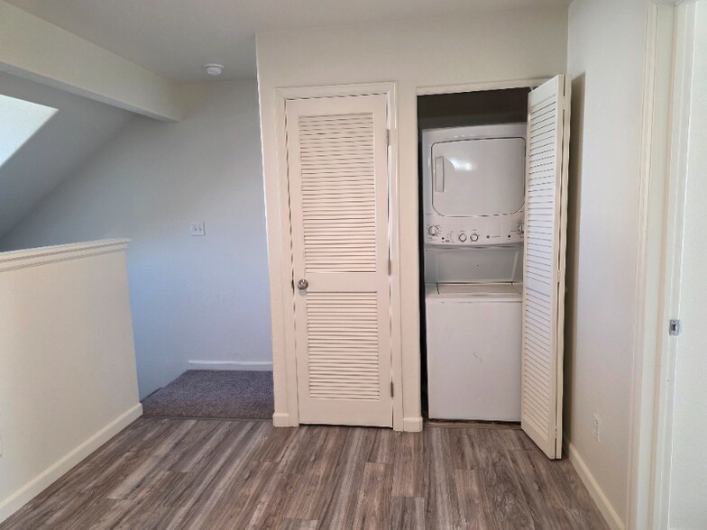 Building Photo - 391 Sunnyside Cir