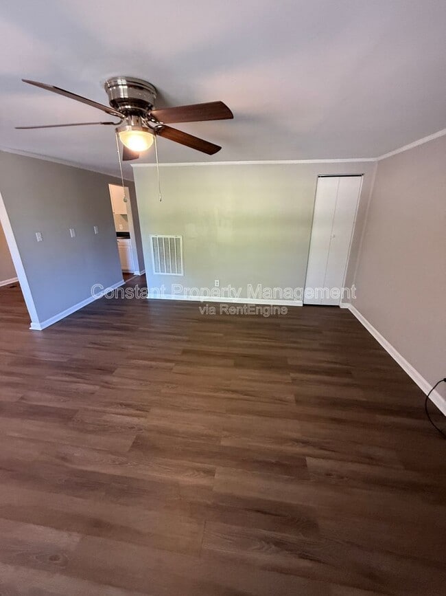 Building Photo - 2485 Bristol Dr