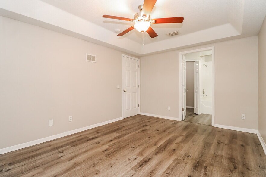 Building Photo - 1806 Horsechestnut Ct
