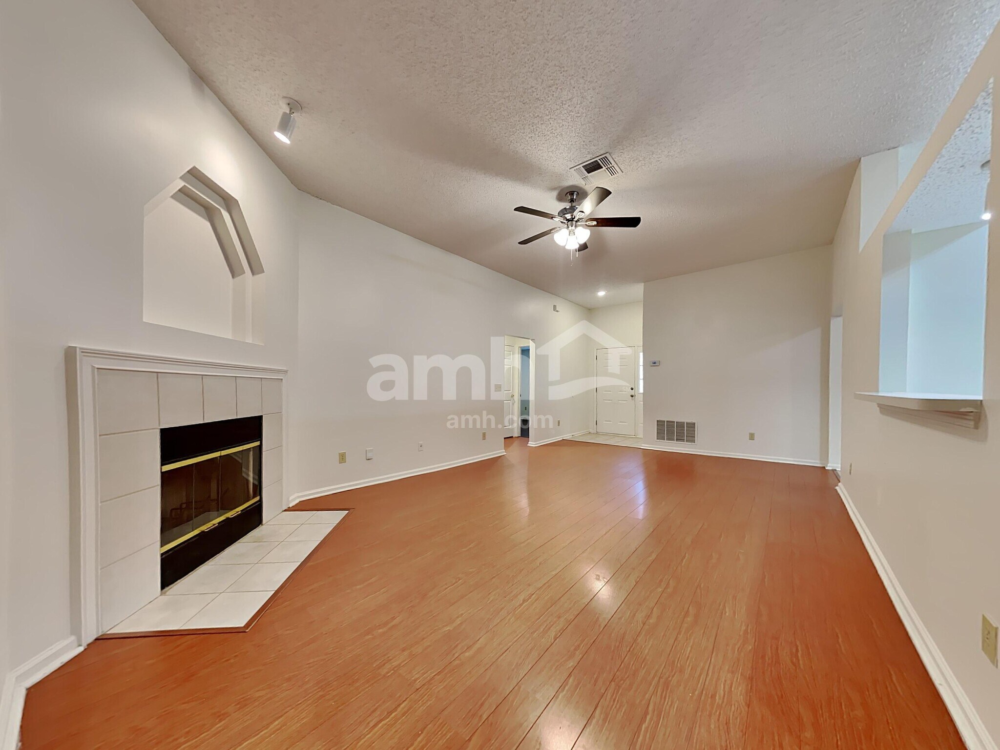 Building Photo - 7804 Spring Branch Dr S