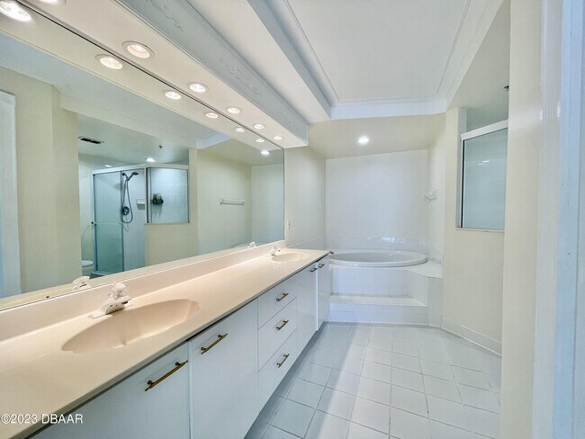 Building Photo - 4575 S Atlantic Ave