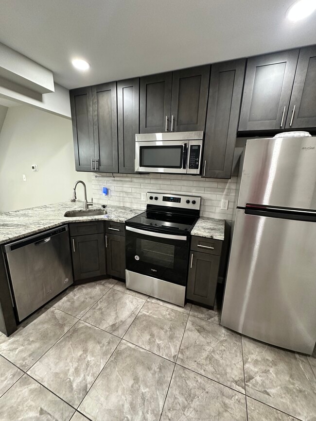 Building Photo - 1920 S Bonsall St