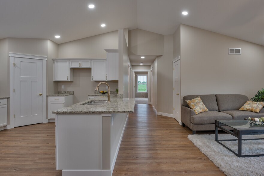 Building Photo - 701 Layne Dr