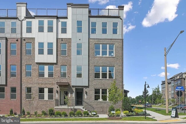Building Photo - 8638 Lovelace St