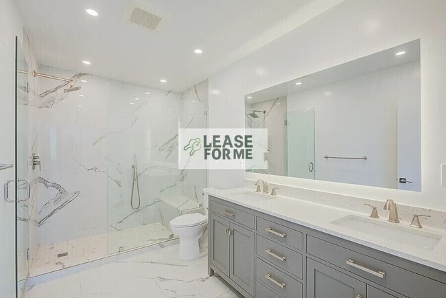 Building Photo - 449 Le Doux Rd