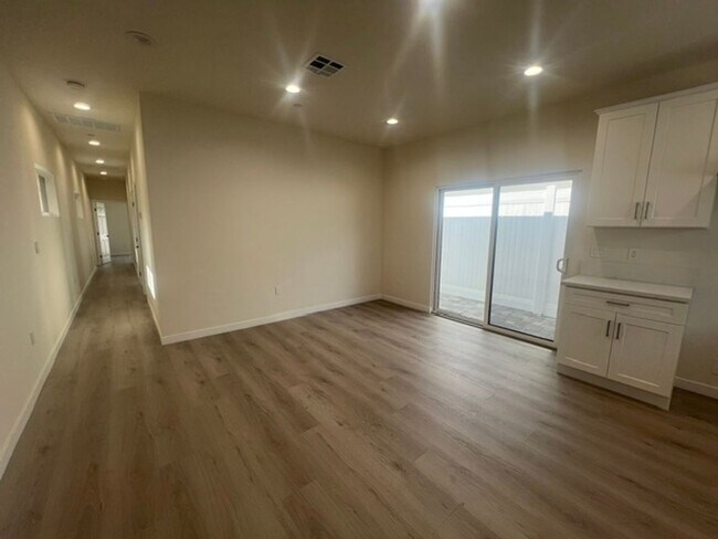 Building Photo - 7317-7321 Garden Grove Avenue