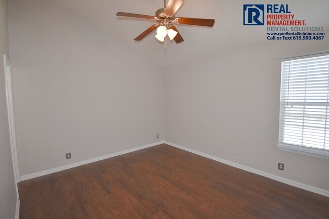 Building Photo - Wonderful 3BR Mboro townhome- GREAT location!