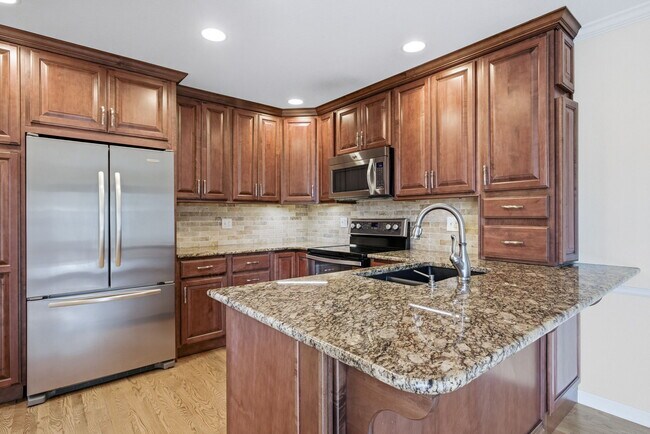 Building Photo - 6170 E Briarwood Cir