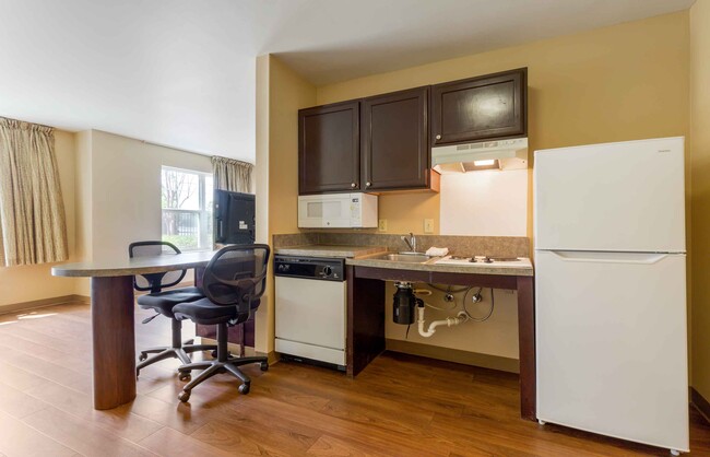 Building Photo - Furnished Studio-Columbia - Harbison