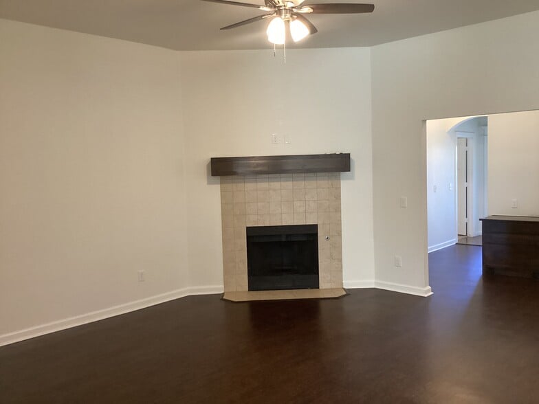 Building Photo - 11217 NW 102nd St