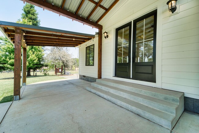 Building Photo - Escape to the Country – Beautiful 3 Bed, 2...