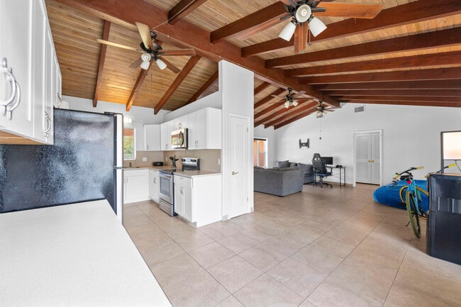 Building Photo - 4511 Sea Grape Dr