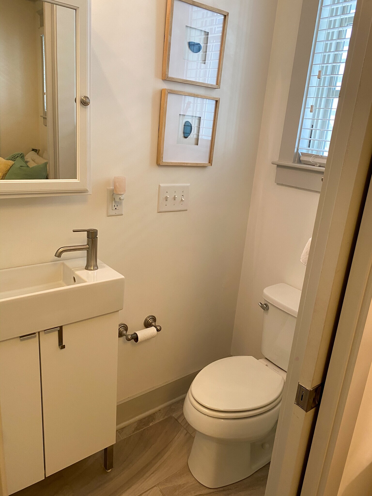 Building Photo - 204 Burns Ave