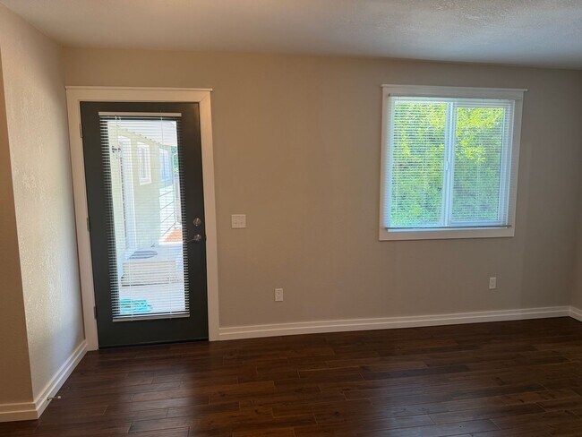 Building Photo - 1331 G St