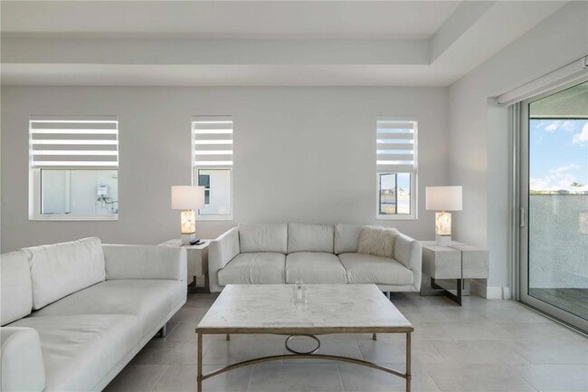 Building Photo - 223 O'keeffe Cir