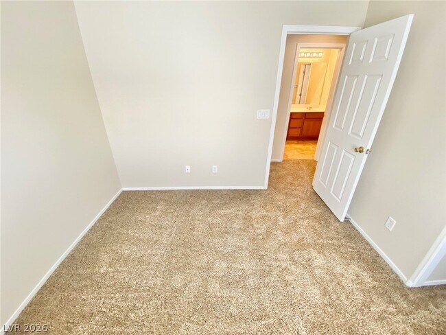 Building Photo - 1015 Maple Pines Ave