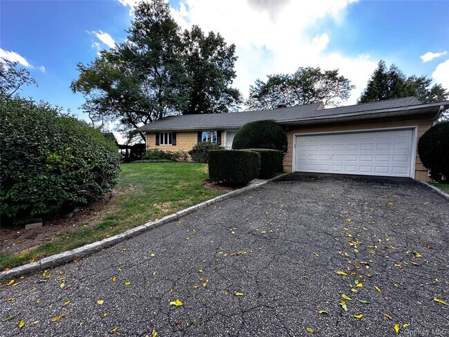 Building Photo - 1090 Bayhead Dr