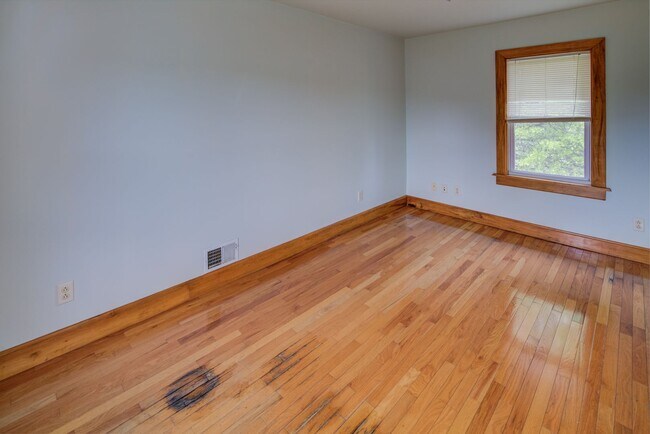 Building Photo - 1657 Elkton Rd