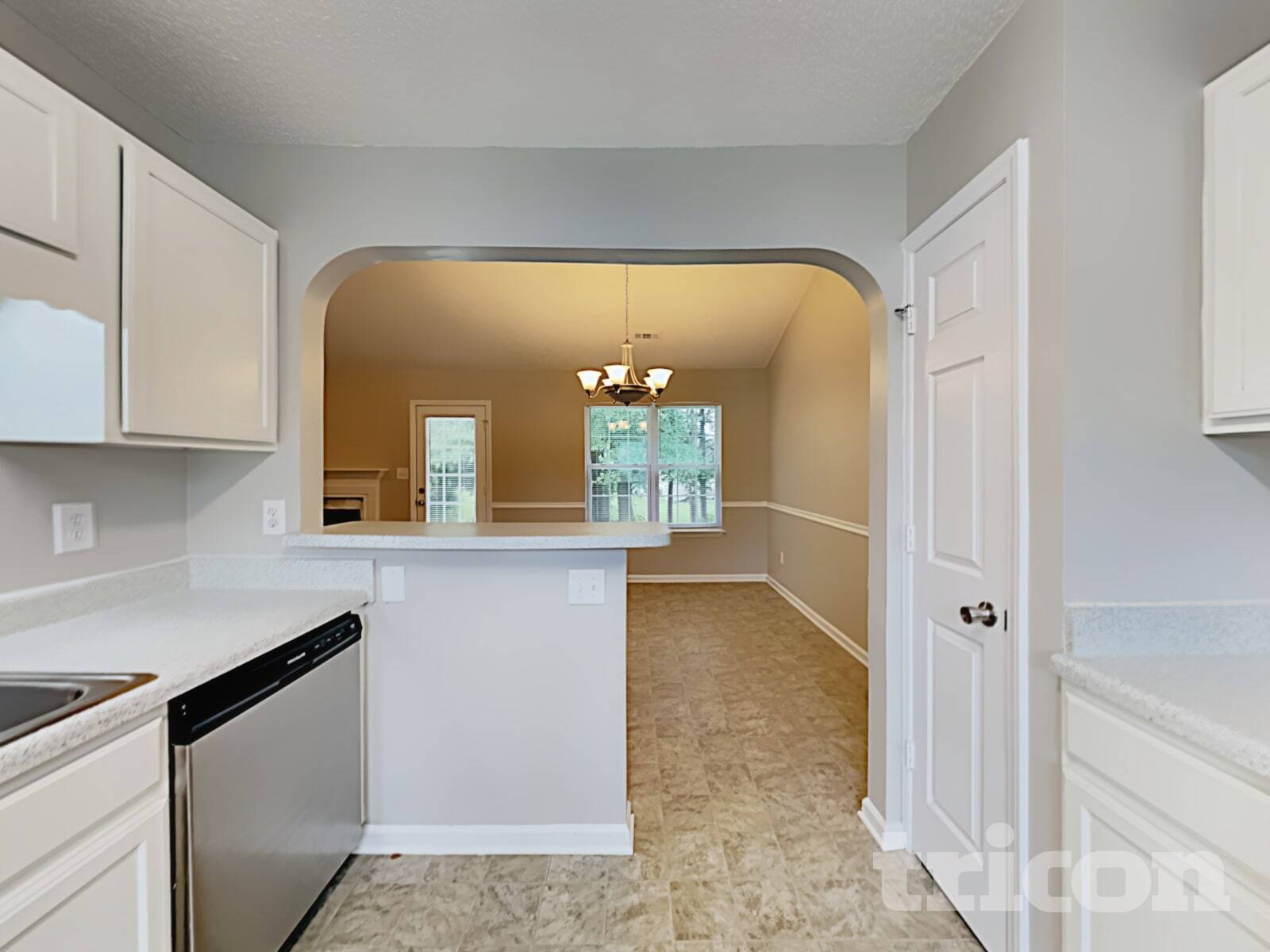 Building Photo - 1026 Summit Hills Dr