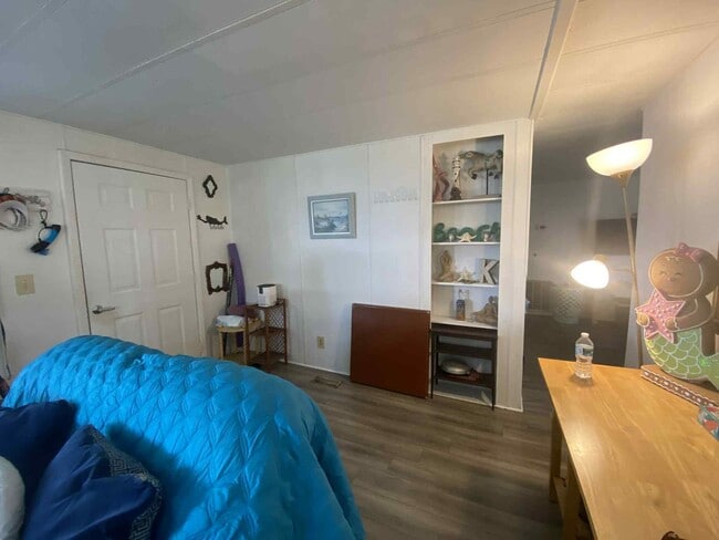 Building Photo - 5316 53rd Ave E