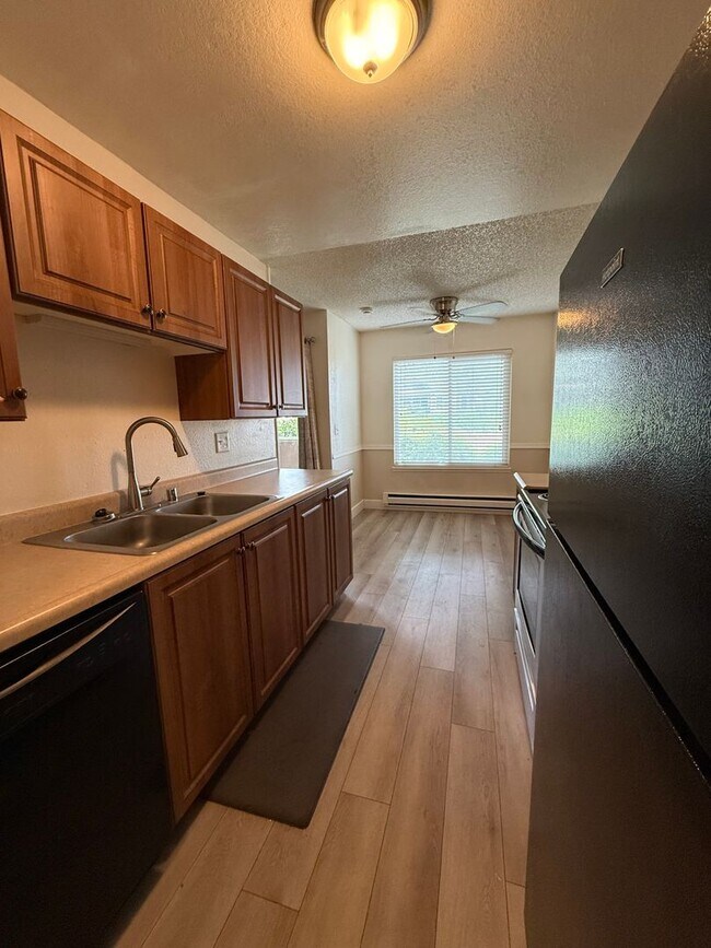 Building Photo - 3855 E Leonesio Dr