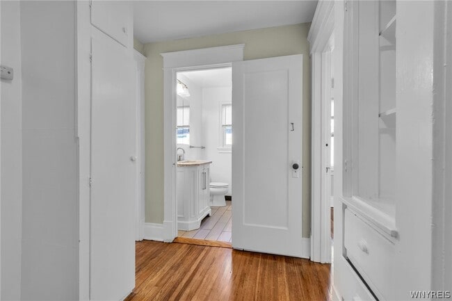 Building Photo - 69 W Northrup Pl