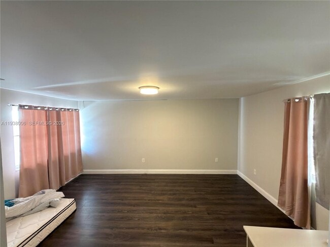 Building Photo - 15400 SW 81st Cir Ln