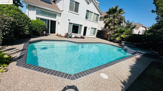 Building Photo - 4537 Pronghorn Way