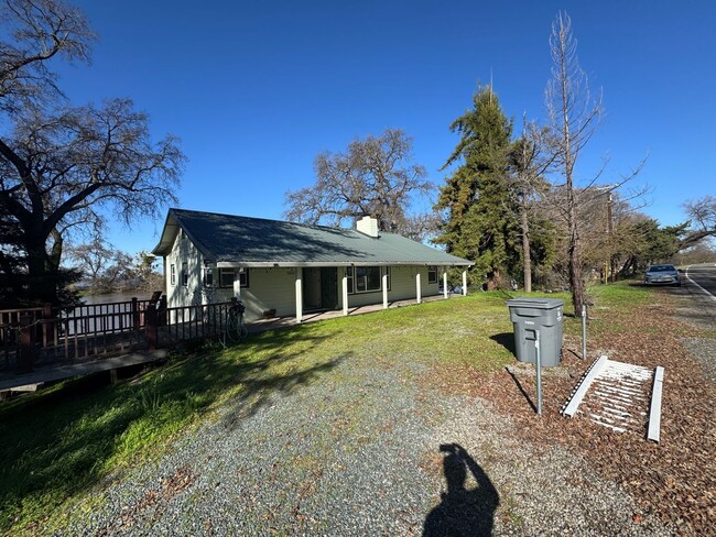 Building Photo - Large one bedroom | On the Feather River