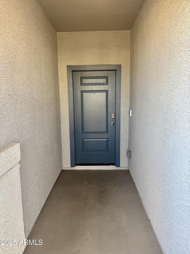 Building Photo - 5835 E Freesia Ln