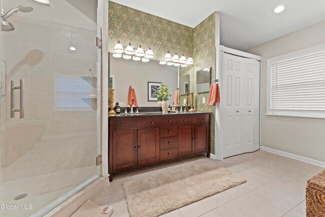 Building Photo - 19 Sarazen St