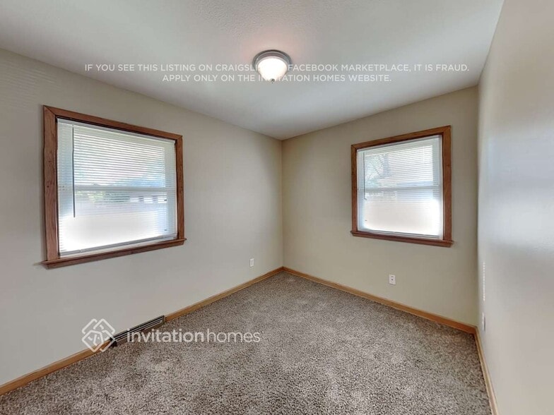 Building Photo - 2113 55th Ave N