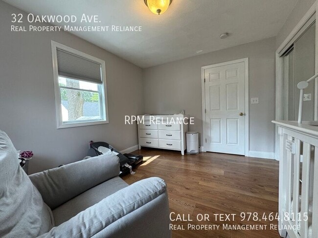 Building Photo - 32 Oakwood Ave