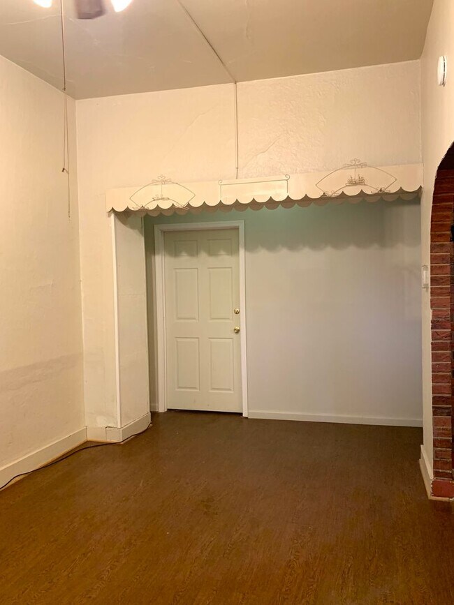 Building Photo - 135 S 2nd St