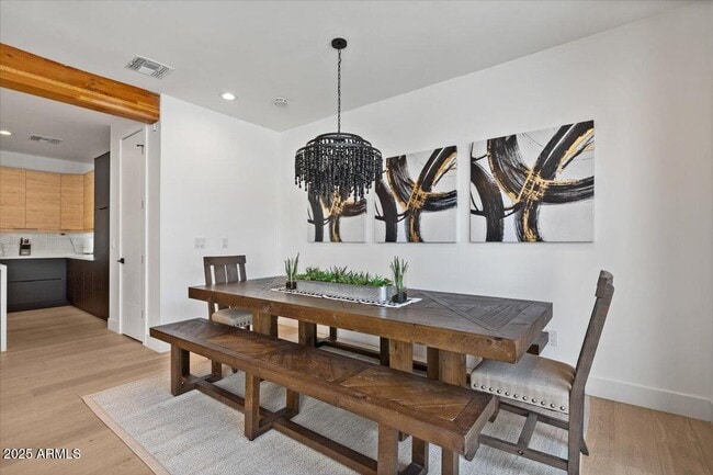 Building Photo - 220 W Monterosa St