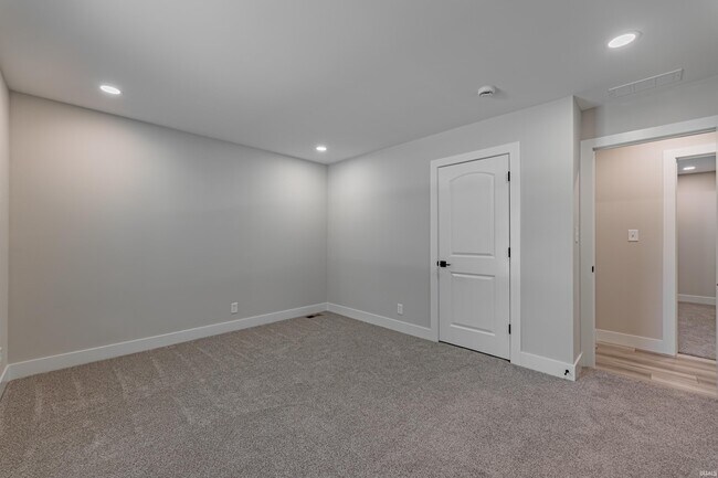 Building Photo - 6840 Copperfield Dr