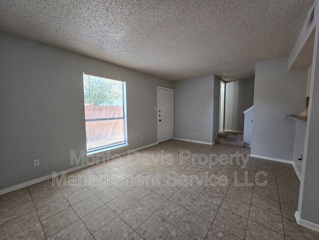 Building Photo - 1309 Southport Dr