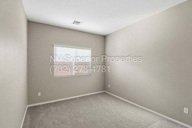 Building Photo - NW!! Single Story!! New Luxury Vinal Plank flooring!! New Carpet Bedrooms 2 & 3!!! New Interter P...